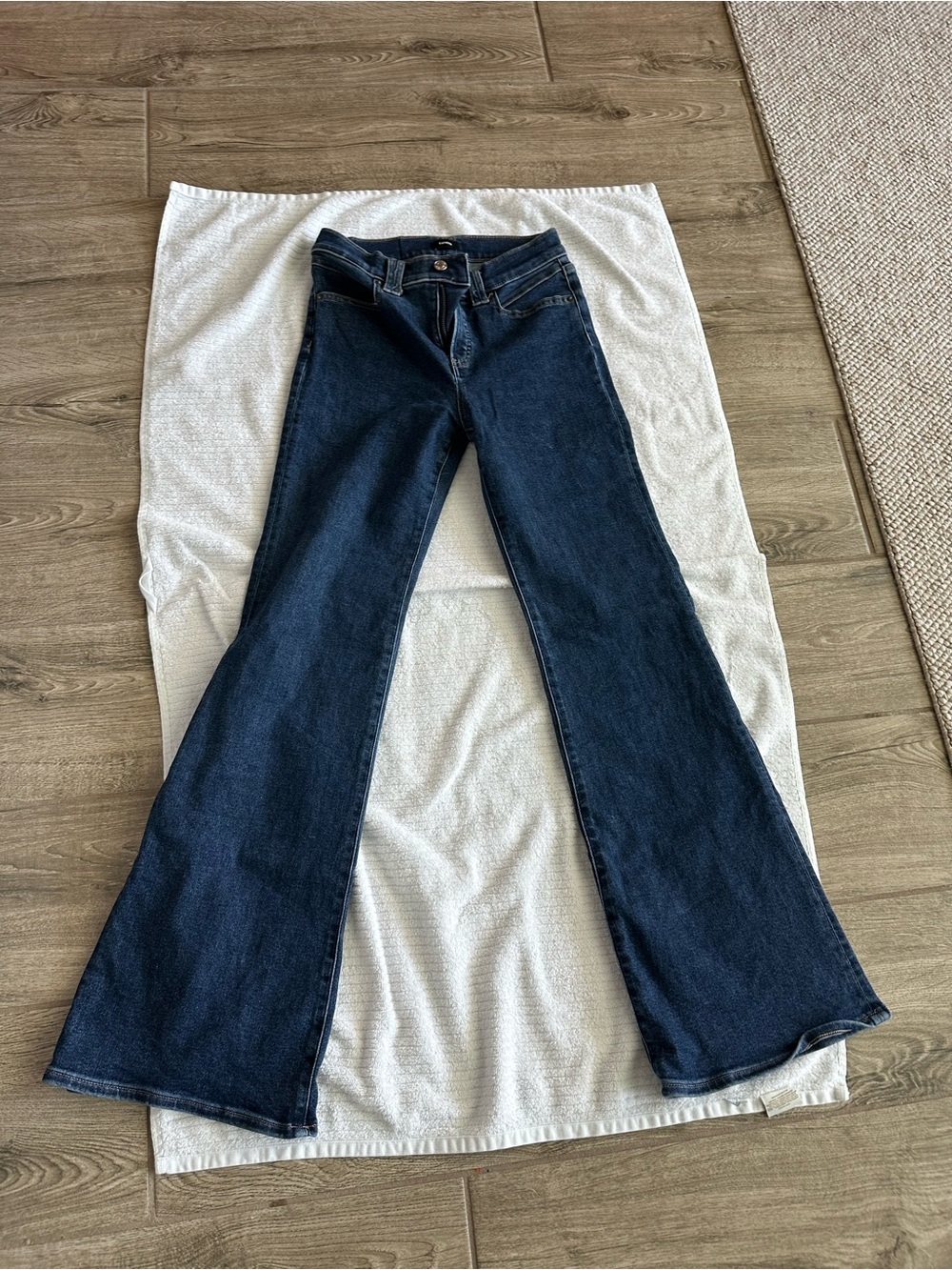 Express Dark Wash Flare Jeans – Size 4R